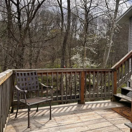 Trail 10 Hideaway, Entire Apartment in Freeman, WV