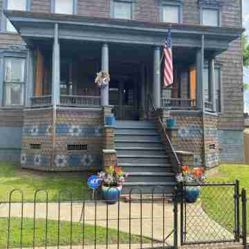 Charming Wheeling Island home. Large cozy and spacious! Your home away from home Hotel Exterior