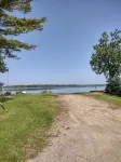 4 bedroom home, View and Access to Lake Tawas. Kayaks. Sleeps 9. King Bed.
