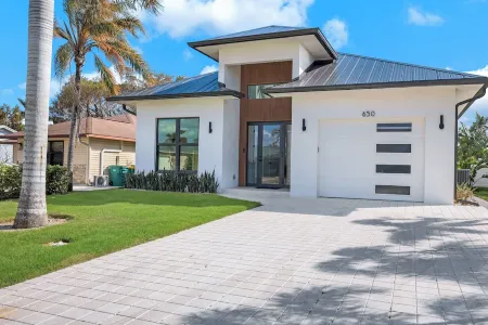 Gulf Haven Hideaway: Naples 4BD Oasis - Pool + Spa