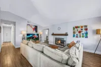 Bermuda Palms: Pool, Spa, Arcade Game, Fire pit! Hotels in Bermuda Dunes