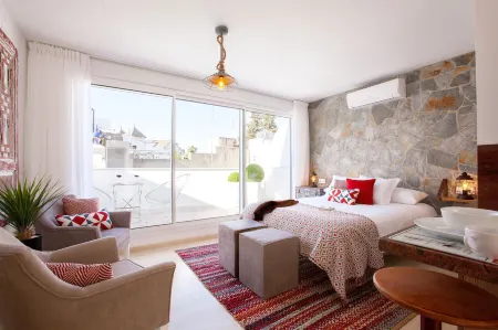 Lukanda Mariana Отели рядом с достопримечательностью «Мост Изабеллы II»