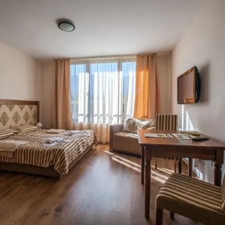 CORNELIA DELUXE RESIDENCE