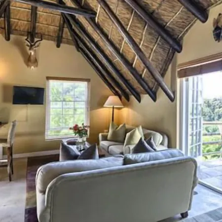 Ikhaya Safari Lodge Отели рядом с достопримечательностью «Парк Винберг»