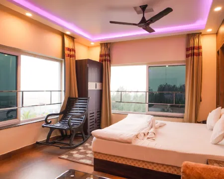 ชาวร์เบนกอลบีชรีสอร์ท โรงแรมในมณฑรมุณี