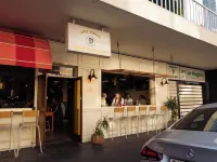 Foools Inn - Trendy Units Available in the Heart of Sea Point! Hotels near Queens Beach