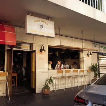 Foools Inn - Trendy Units Available in the Heart of Sea Point! Отели рядом с достопримечательностью «Бантри-Бэй»
