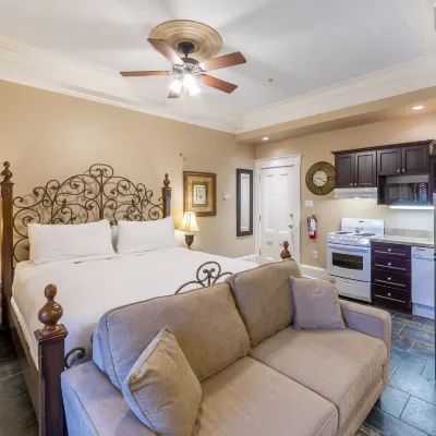 Chipman Hill Suites - Pratt House Hotels near Stone Church