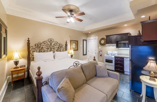Chipman Hill Suites - Pratt House Hotels in Saint John