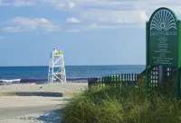 Newport Beach Hotel & Suites - Beach