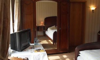 Wein-Hotel Auberge Mistral