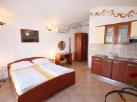 Villa Linet Hotels in Funtana