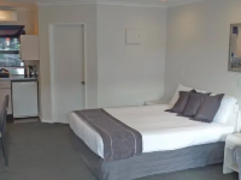 Shadzz Motel Hotels in Palmerston North