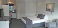 Shadzz Motel Hotels in Palmerston North