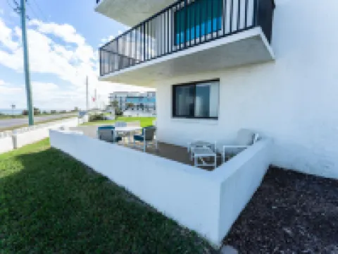 Maria's Lovely Beachfront Home Hotels in Flagler Beach