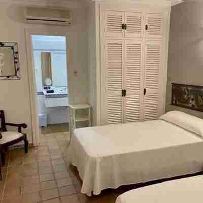 Hotel la Peña Rooms