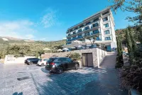 Mazarine Hotel, Vlorë, Albania - Parking