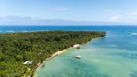 Private Beachfront House with Kayak & Guided Tours Hotels in Bastimento
