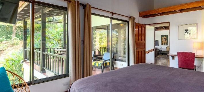 5-Bd Beachfront, Ocean-View Hillside Home Hotels in Playa Flamingo