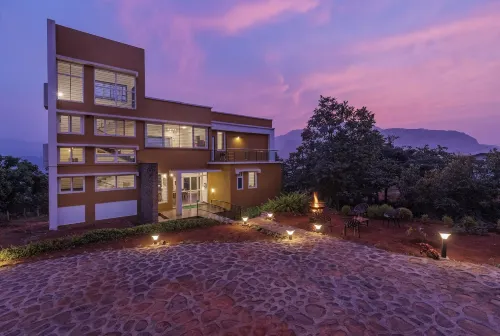 CosmicStays Afita Mohari太陽能湖畔別墅 - Villa