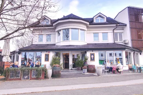 Kavenija Apartmaji - Free Parking Hotels in Radvanje