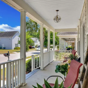 Fully Remodeled Bluffton House with In-law Apartment for Large Groups