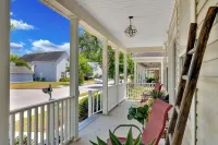 Fully Remodeled Bluffton House with In-law Apartment for Large Groups