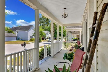 Fully Remodeled Bluffton House with In-law Apartment for Large Groups