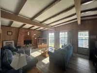 Cozy 2 Bed 2 Bath Lake Front Cottage Hotels in Cleora