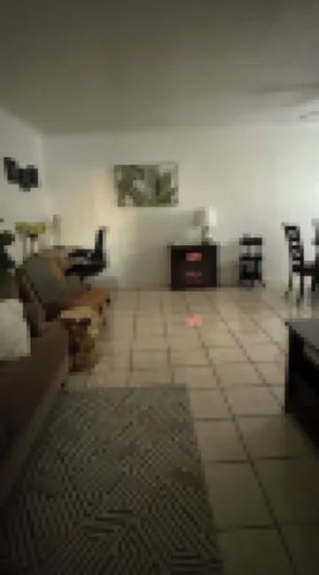 Charming 2-bedroom house in welcoming Yuma. Central location. WiFi washer dryer