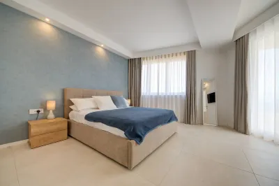 Luxury Penthouse with private pool and sea views, sleeps 6