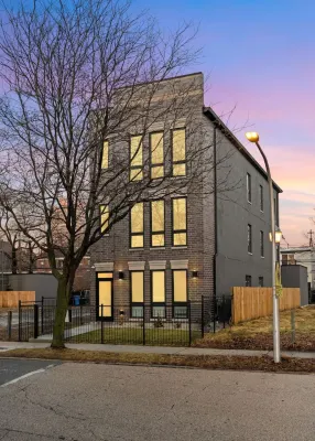 Sophisticated Amenities and Cultural Heritage - Elegant Urban Oasis Hotels in Bronzeville