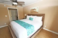 Golf Course Views and Modern Amenities - Charming Coastal Retreat