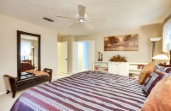 Cozy Patio and Scenic Forest Views - Charming Retreat