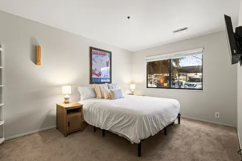 Charming Condo with Hot Tub and Pool Access - Cozy Mountain Escape Hotels in Summit Park