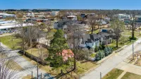Cozy Backyard and Smart TV - Charming Mountain Biker Haven Hotels in Bentonville