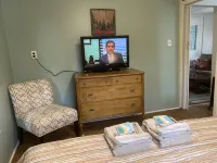 Big Fish, Little Pond. Fire Pit  Swimming, Hiking, Kayaking, and Fishing! Hotels in Windham