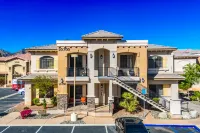 Access to Sparkling Pools and Hot Tubs - Charming Villa Retreat Hotels in La Quinta