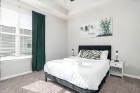 Tranquil Retreat - Charming Haven, Serene Neighborhood Hotels in Perry Township