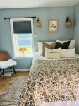 Embrace Year-Round Adventure at our Charming Lake Cottage!