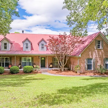 Sleeps 20! Luxe Family Lakehouse! No Steps to Water! EZ Access, Slide, Fast Wifi