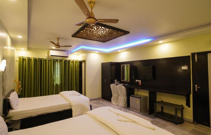 Hotel Shantinivas