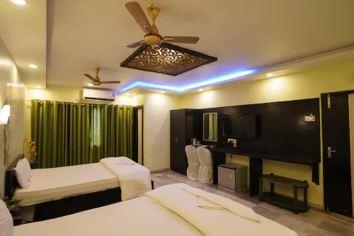 Hotel Shantinivas