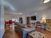 Cozy apartment in charming Moab Downtown with kitchen and great fruit backyard,