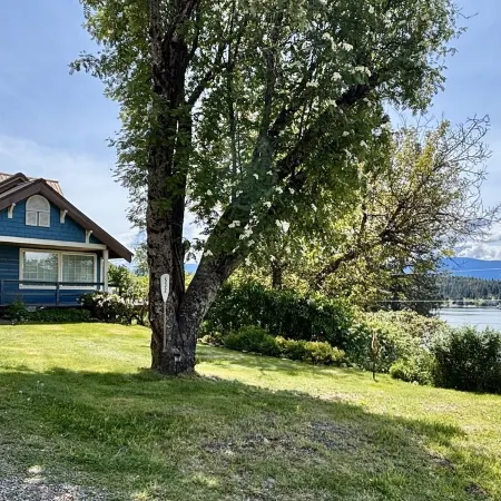 New! Charming Blue Haven Cottage with Amazing Lake Pend Oreille Views!