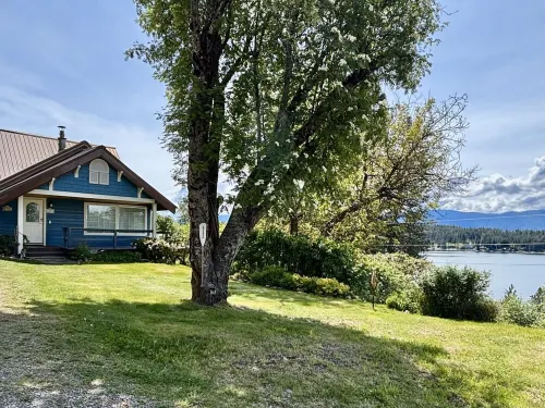 New! Charming Blue Haven Cottage with Amazing Lake Pend Oreille Views!