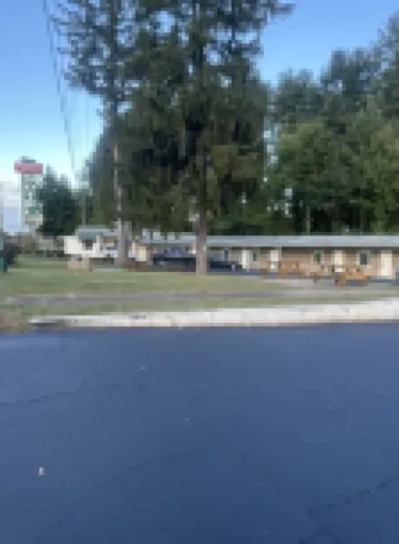 Whispering Pines Motel
