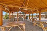 Trapper's Rendezvous Hotels in Williams