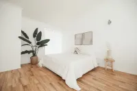 Blvd Sunset, a Spot to Relax