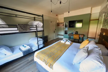 The White Horse Hotel Отели в г. Литл Глемхем